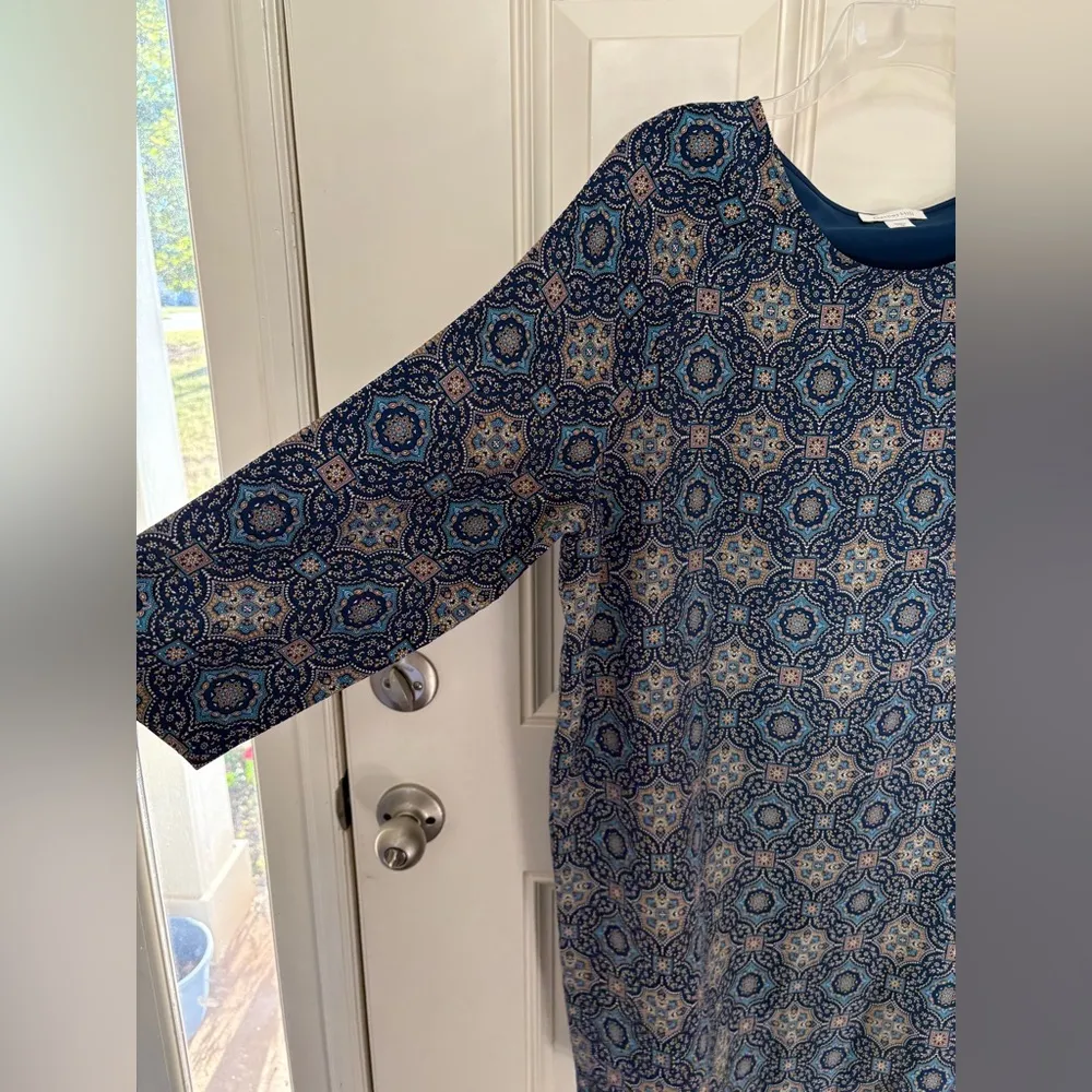 Garnet Hill 100% Silk Shift Dress 3/4 Sleeve Blue Medallion Print Size 12 - Image 7