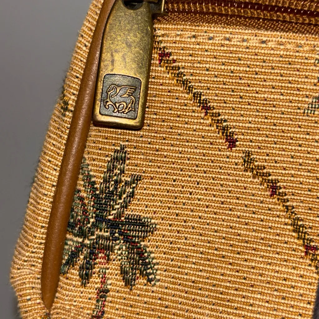 Chic Pegasus Tan Palm Tree Women's Travel Bag - Image 5