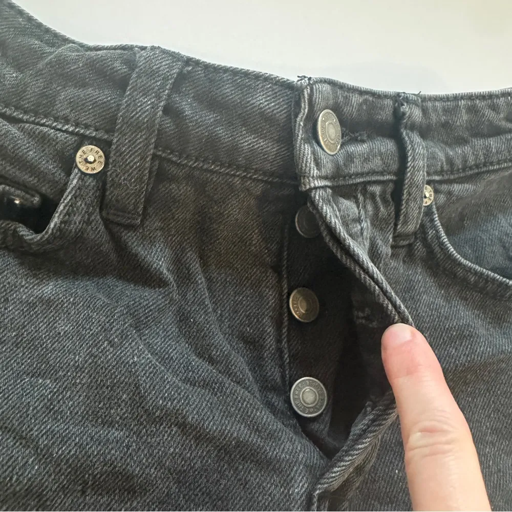 Free People Avery Black Bermuda Cut Off Shorts OB941685 Size 24 NWOT - Image 5