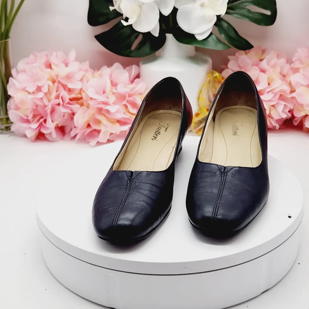 Trotters Slip On Doris Navy Pumps Dress Shoes Size 9N - Image 12