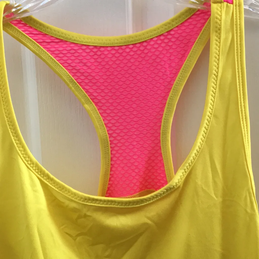 FINAL MARKDOWN Ladies xersion workout top medium - Image 2