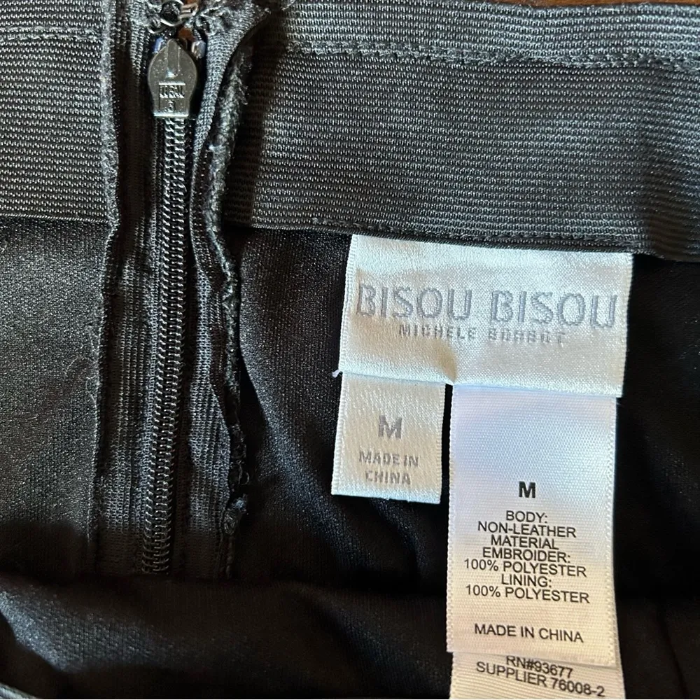 Bisou Bisou skirt -size Medium - Image 4