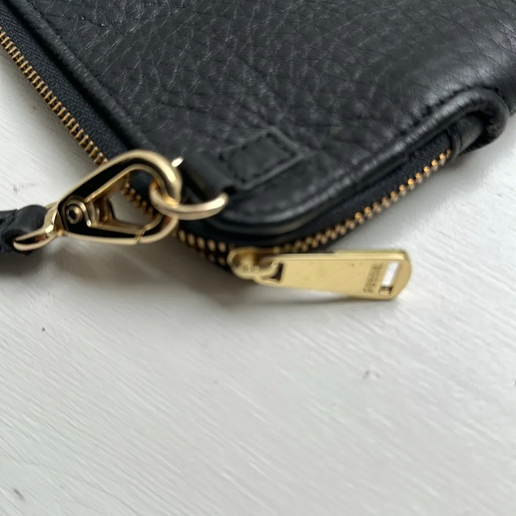 - NWT , Fossil , wallet wristlet WITH coin purse. 
Leather - Image 5