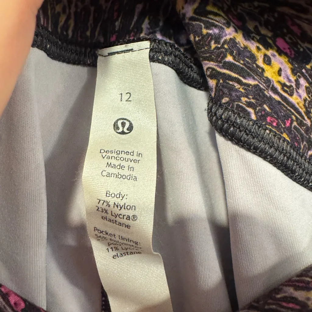 Lululemon Athletica Purple and Black patterned wunder train Leggings - Image 2