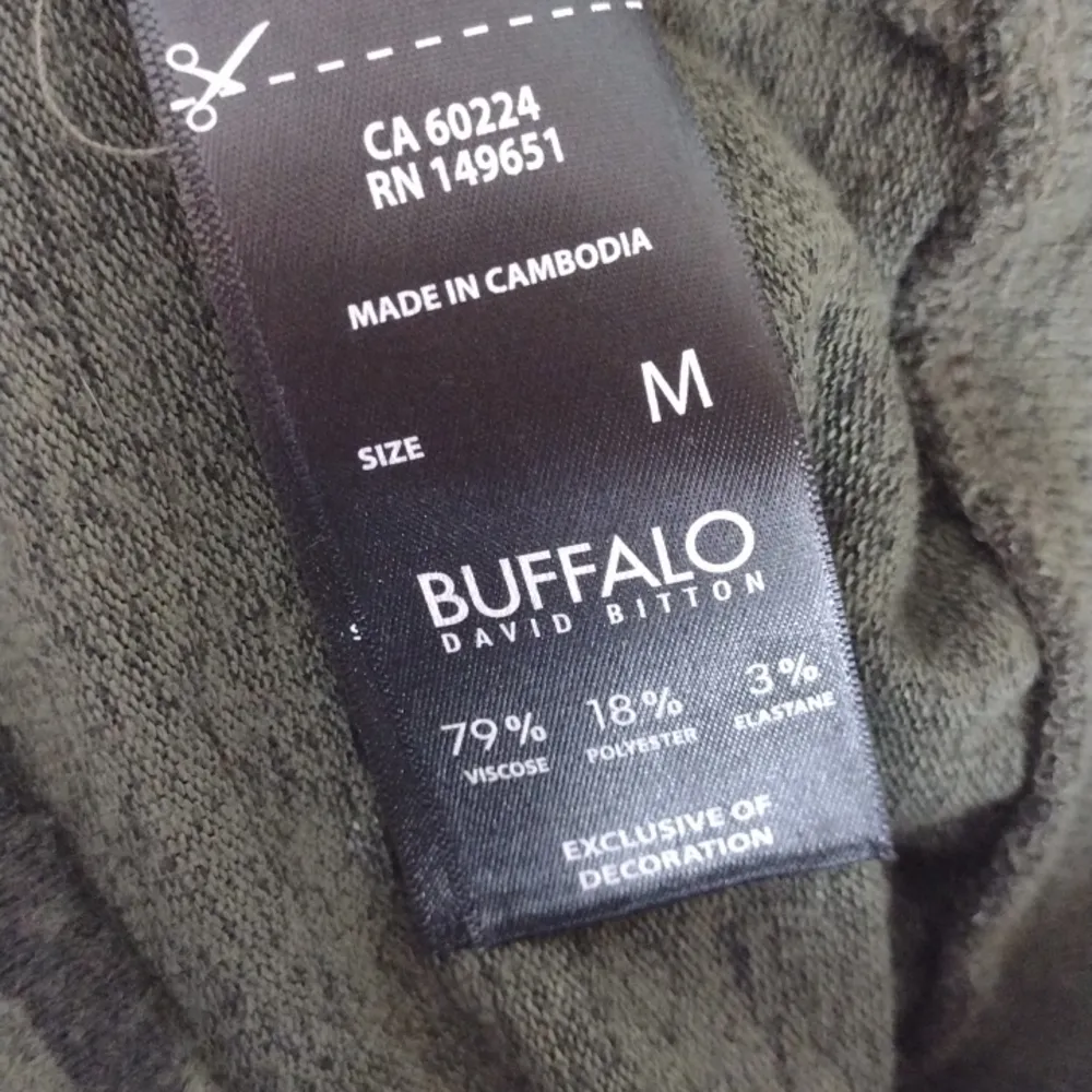 Buffalo DAVID BITTON - green star long sleeve top size medium - Image 5