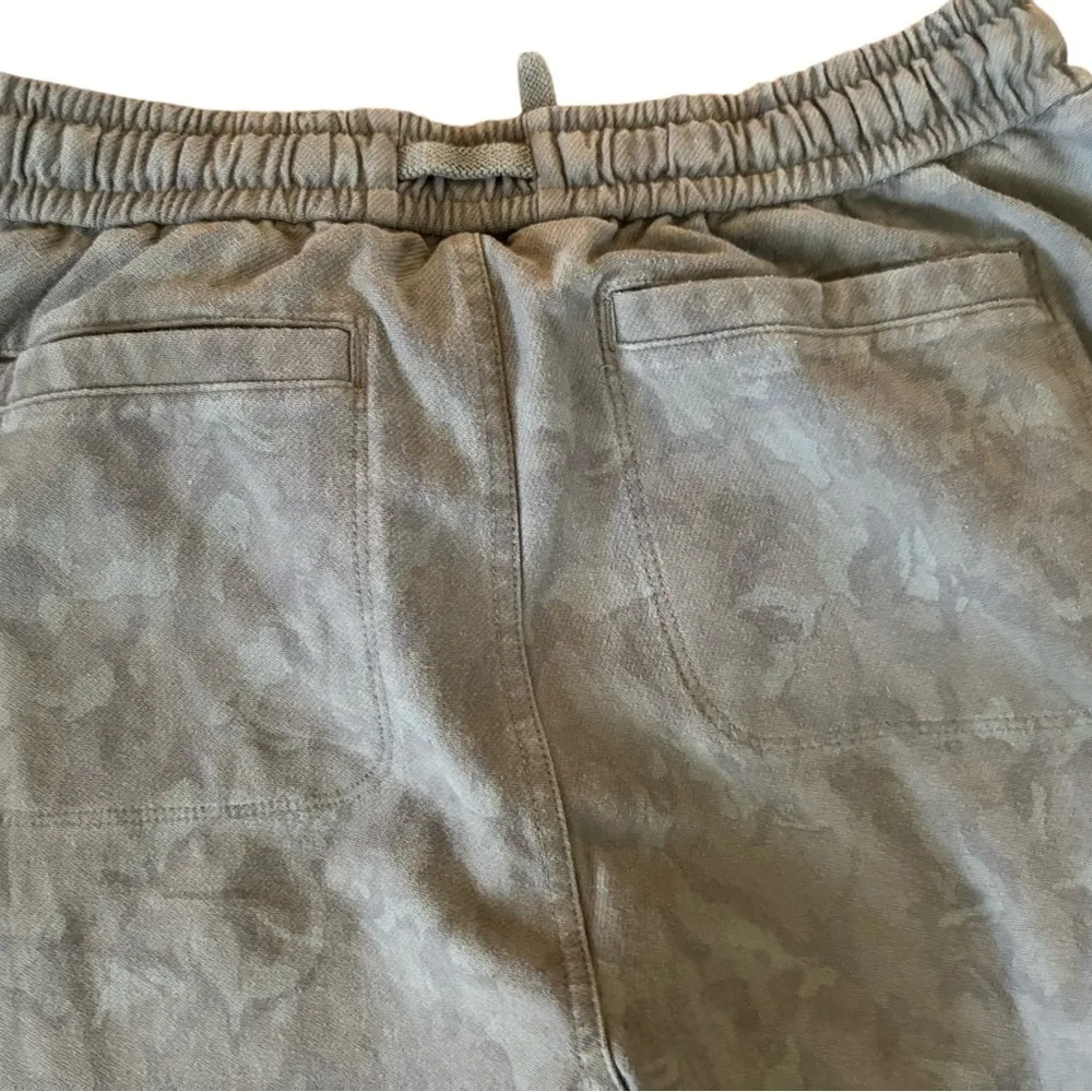 Athleta Farallon Jogger Printed Camo Pull On Pant Sz 4 Stretch Drawstring Sporty - Image 5