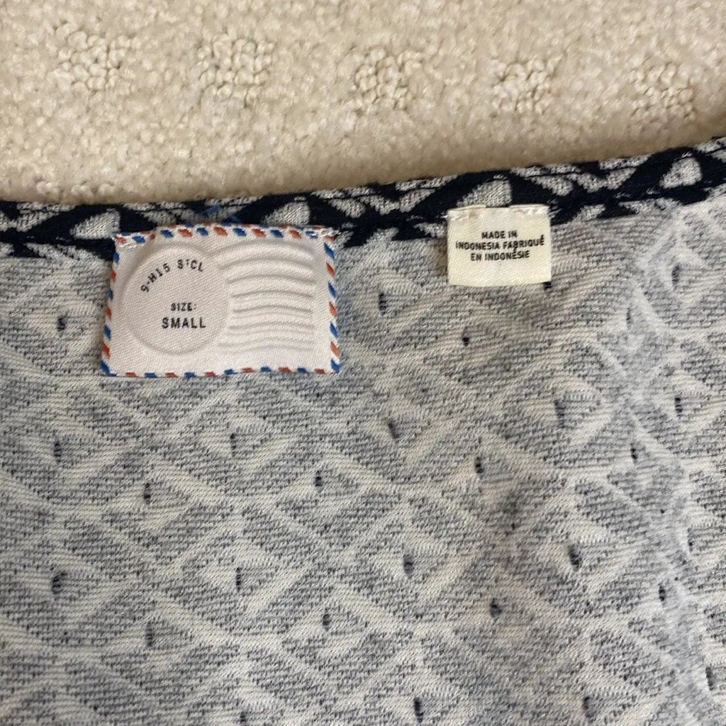 Small Women’s Black and White top - Image 3