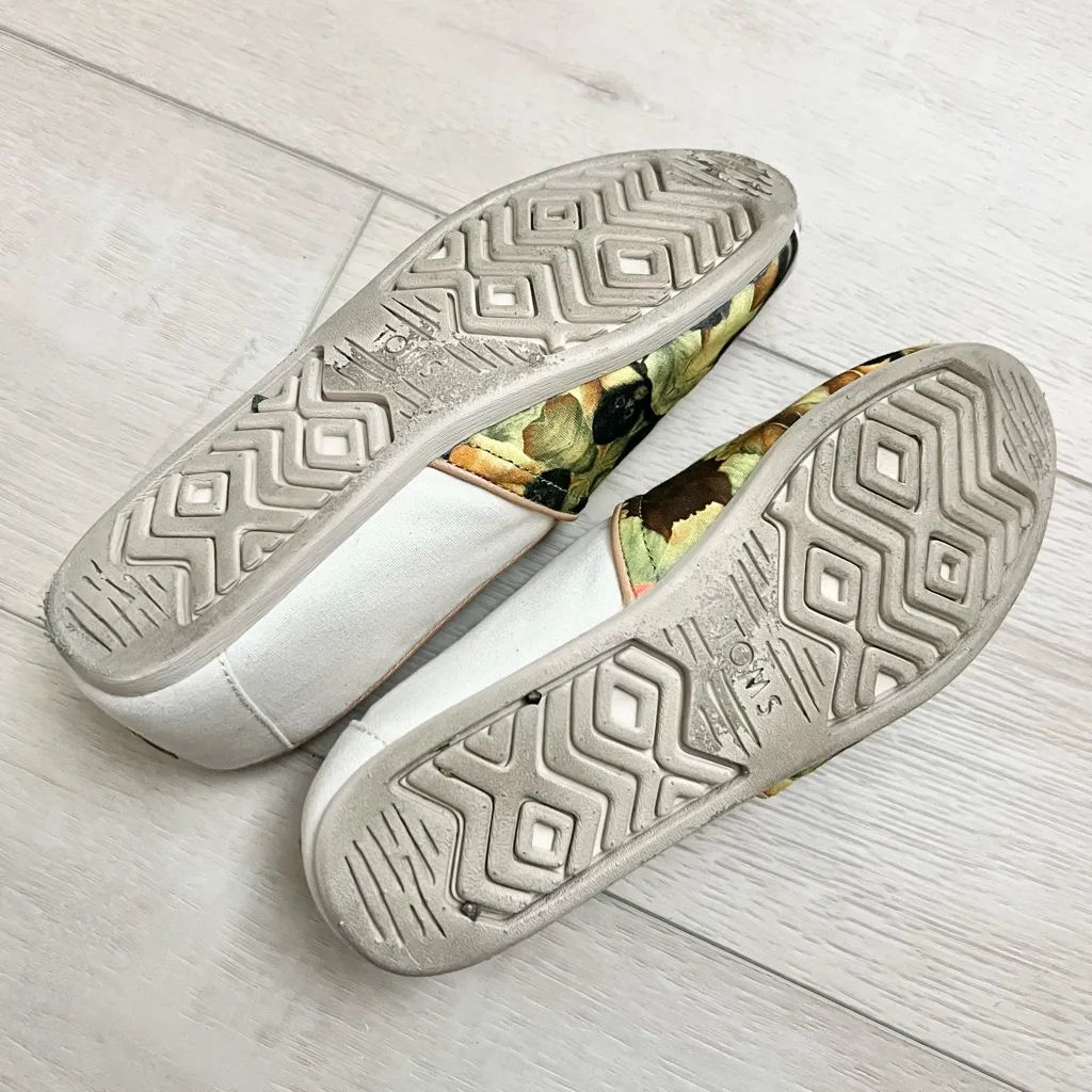 Tom’s Frida Kahlo Limited Edition Slip On Flats Size 8.5 - Image 5