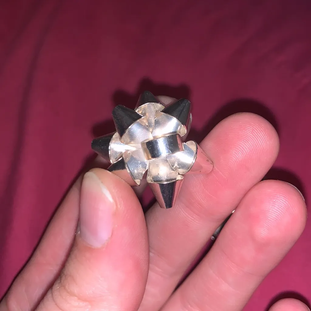 Claire’s Silver Christmas Bow Studs - Image 3