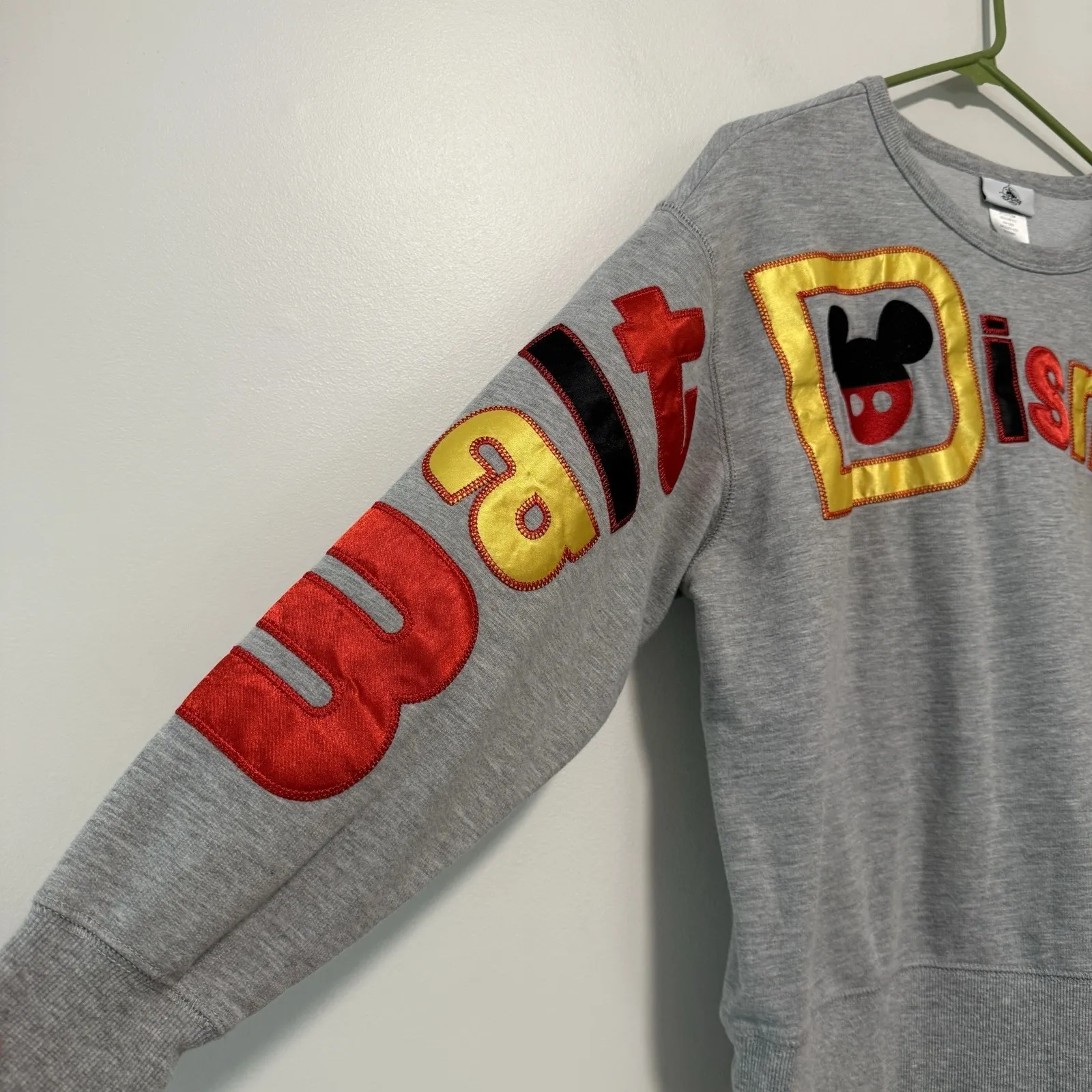 Disney‎ Parks Mickey Mouse Spell-Out Embroidered Gray Pullover Sweatshirt Medium - Image 4