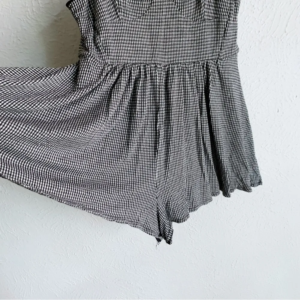 Urban Outfitters Mini Gingham Check Romper with
Cupped Bodice Sz Medium - Image 2