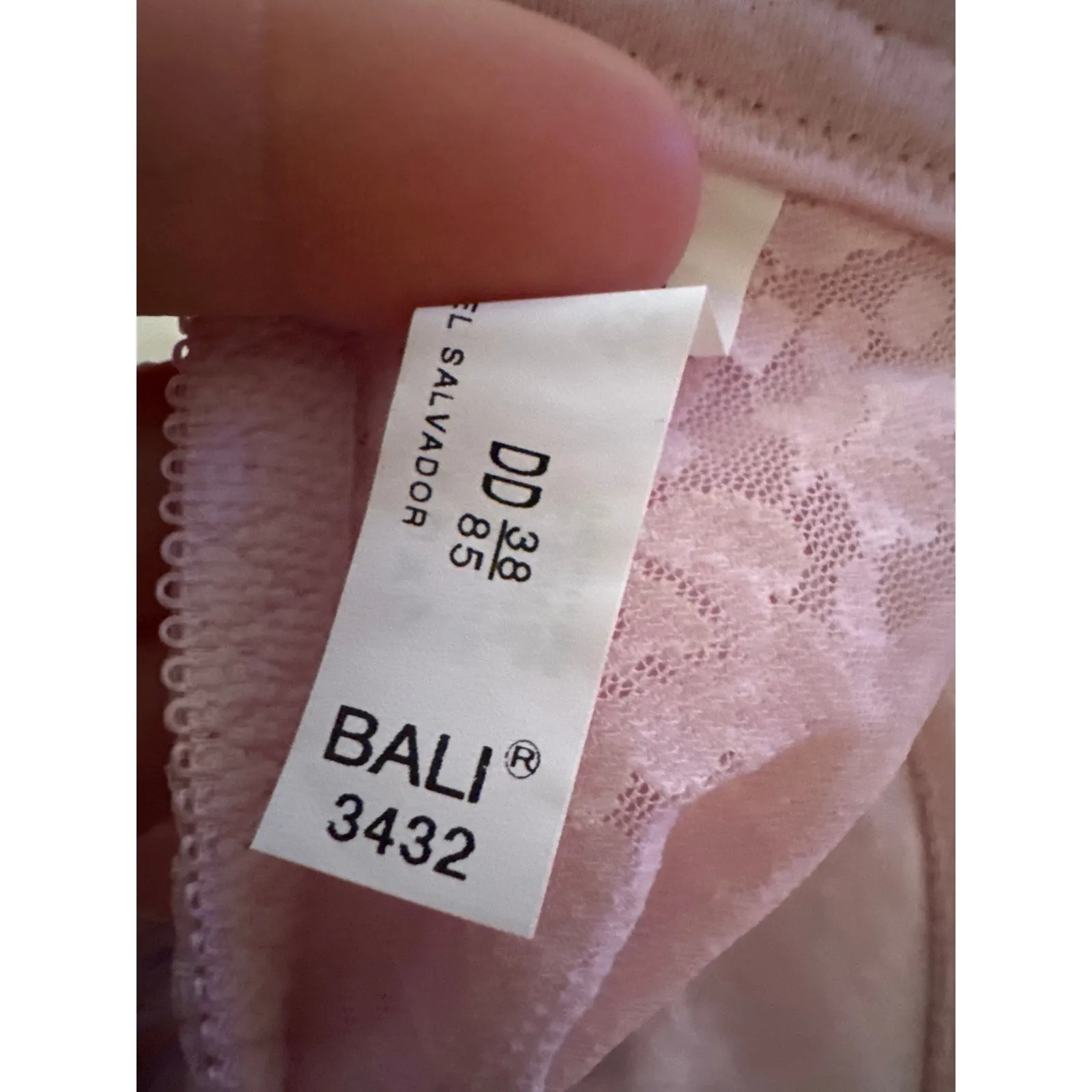 Brand New Bali Women's Size 38DD Lace N Smooth Seamless Bra Pink - Image 5