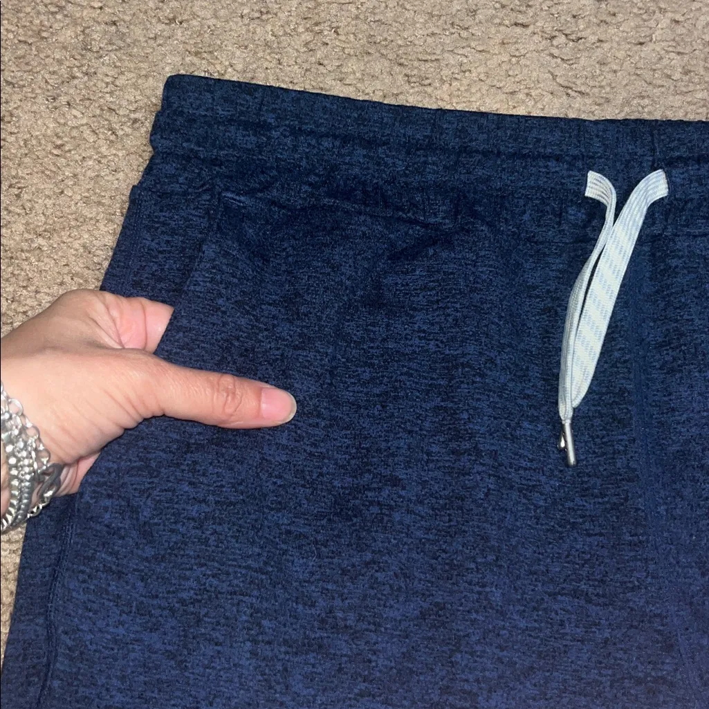 Vuori Halo Performance Jogger DreamKnit Cropped Ankle Pant Heather Blue Small - Image 3