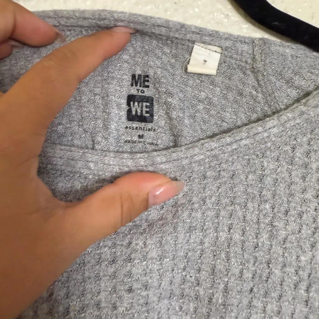 Me to we Gray Women's waffle knit top size medium - Image 2
