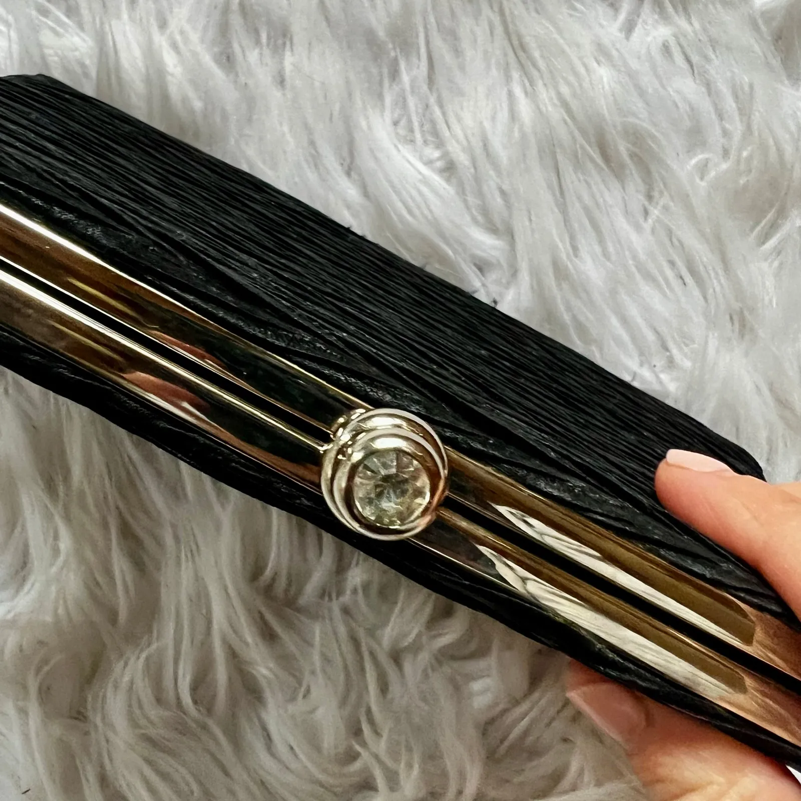 Textured black clutch - Image 3