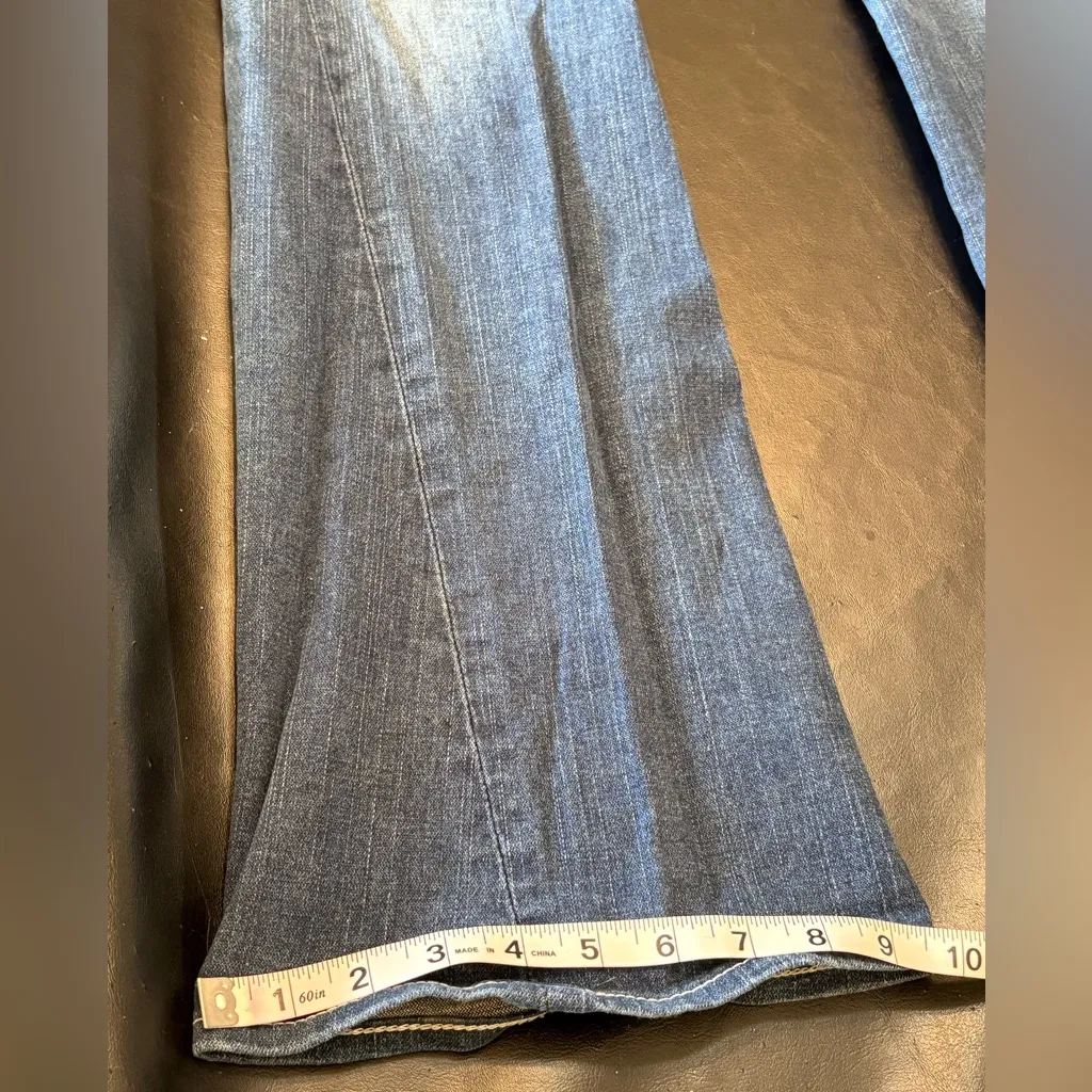 True Religion Dark Blue Flare Jeans w/ faux pearl embellishments sz 31 - Image 15