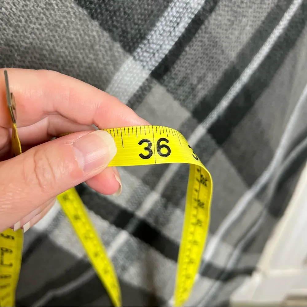 Apt 9 Monochrome Plaid Poncho Cape One Size Horn Toggle Buttons Raw Edge Soft - Image 7