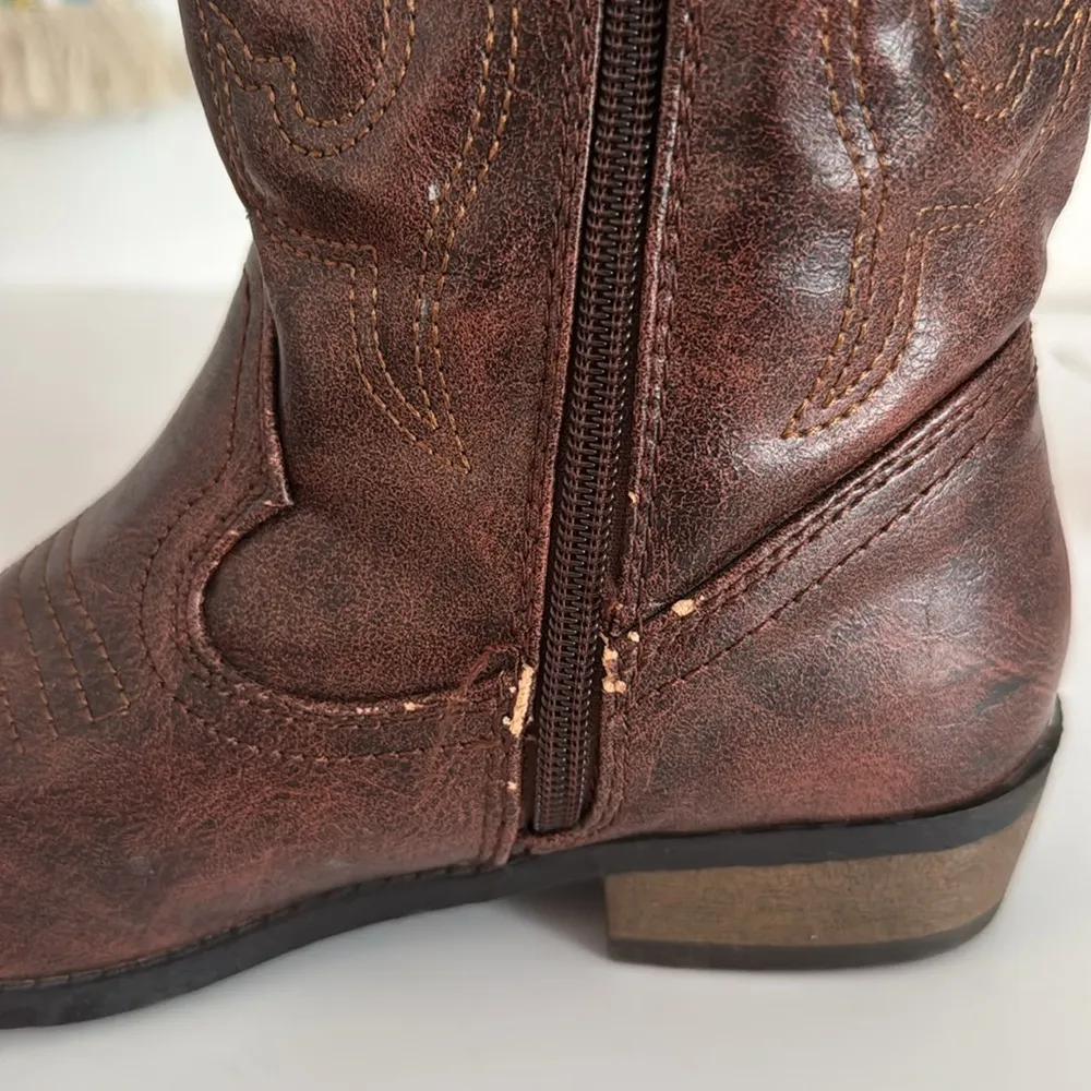 CHEROKEE Brown Western Cowboy Boots EUC - Image 4