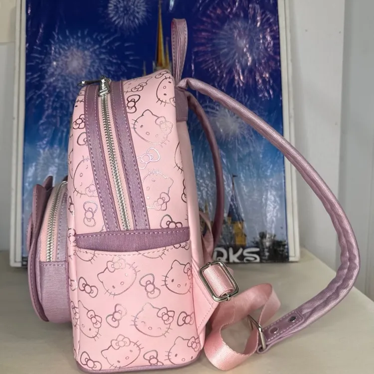 Loungefly LACC EXCLUSIVE Sanrio hello kitty iridescent pink NWOT - Image 3