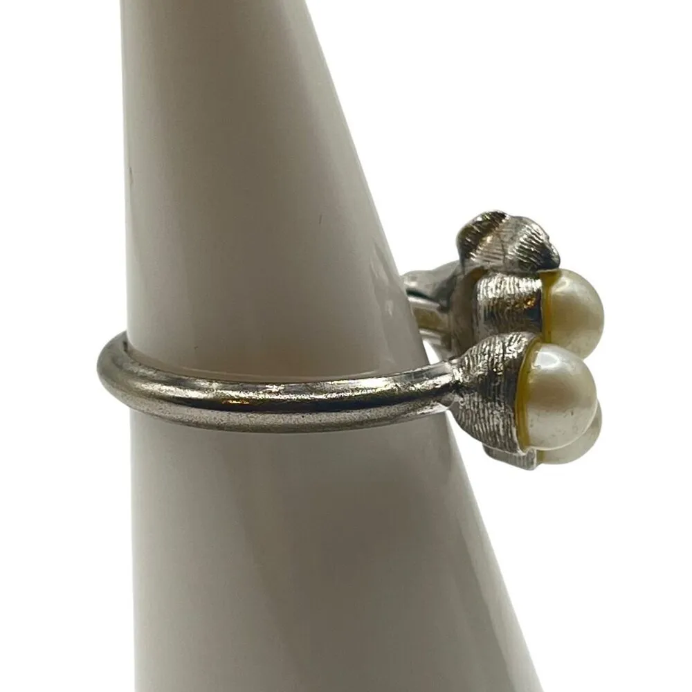 Vtg Avon Silver Tone‎ Faux Pearl Ring Size 6 Classic Elegant Evening Rhinestone - Image 2