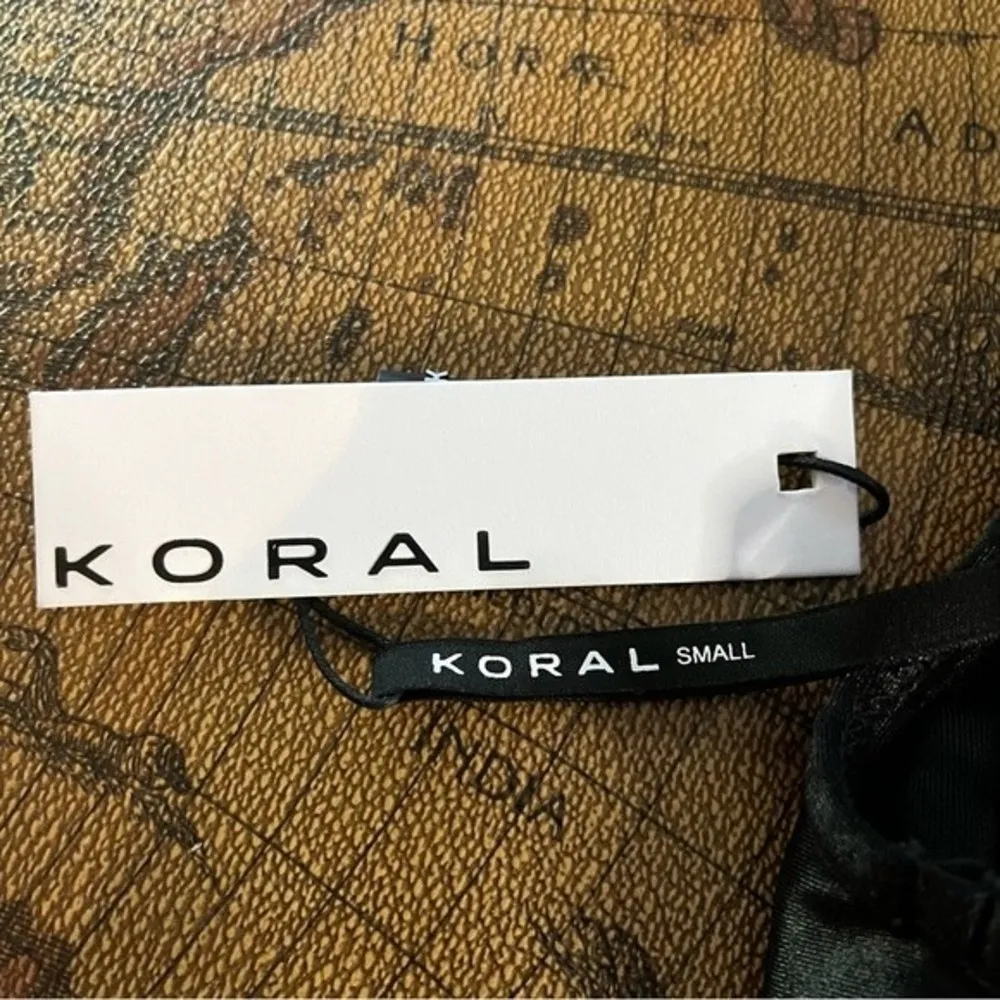 Koral Womens size S Bermuda Infinity Sports Bra Chic Red Black Gym Shine - Image 89