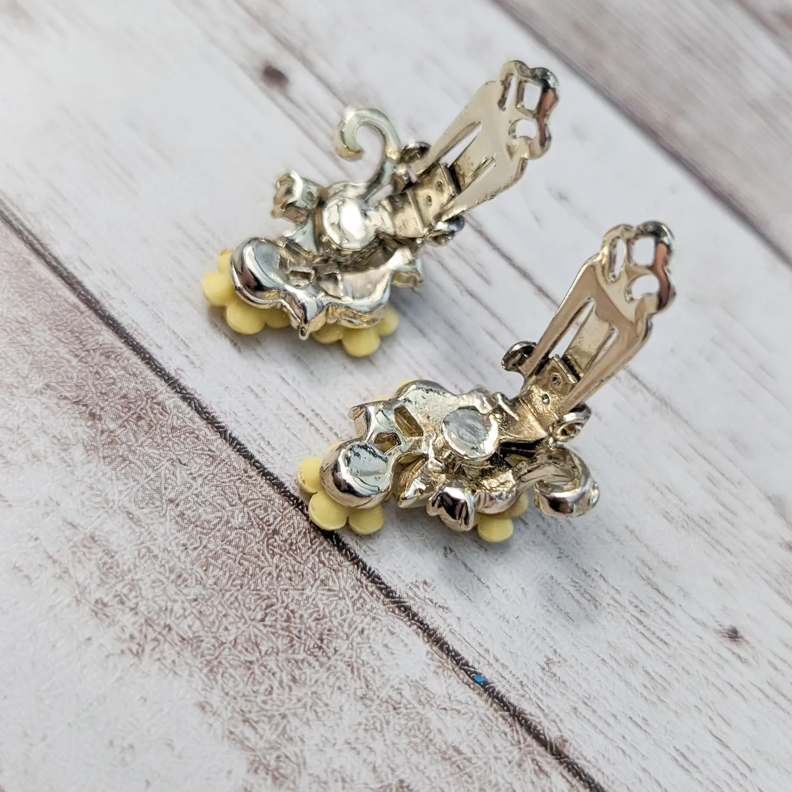 Vintage Clip On Earrings - Image 4