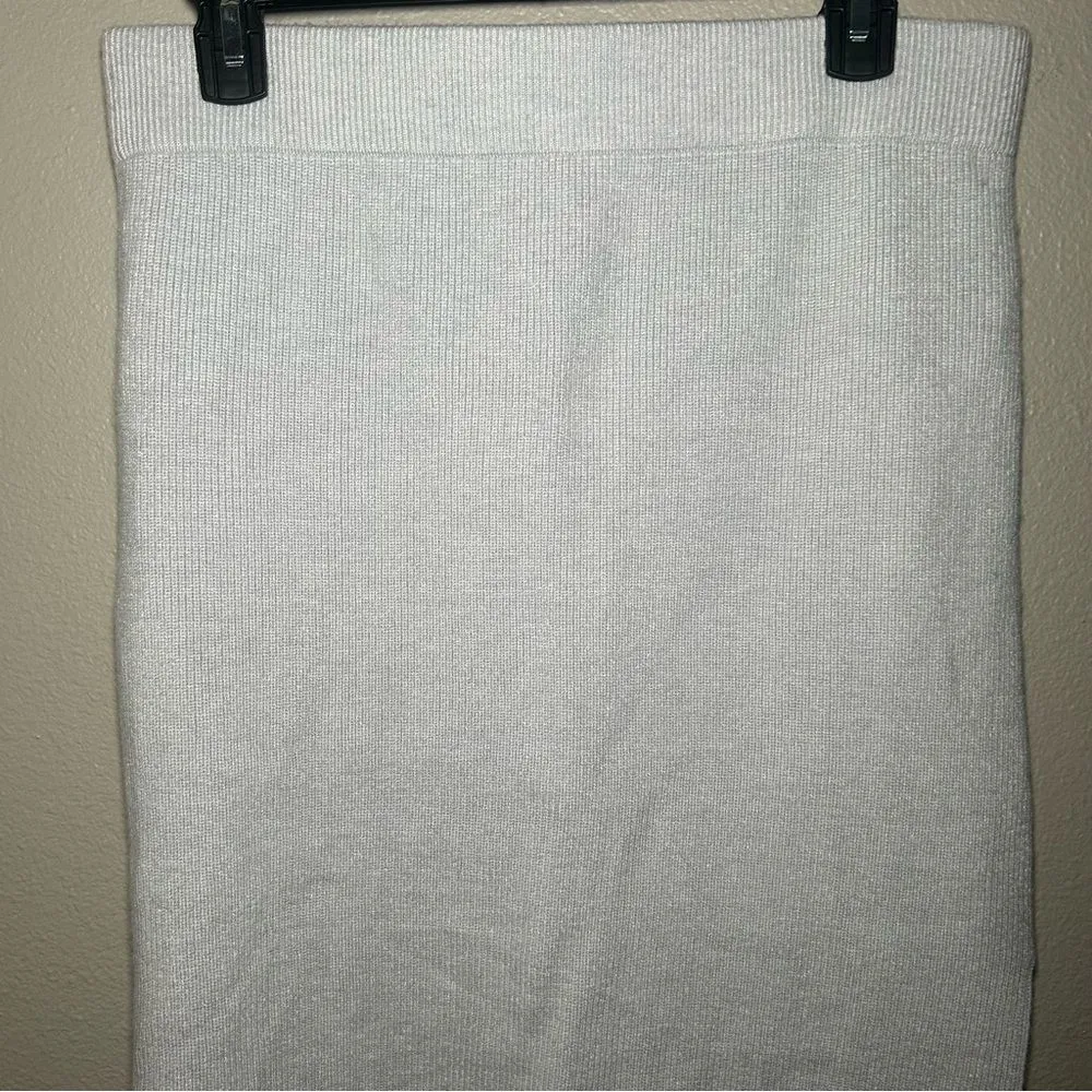 Abercrombie & Fitch gray ribbed knit sweater knee length skirt womens size large - Image 4