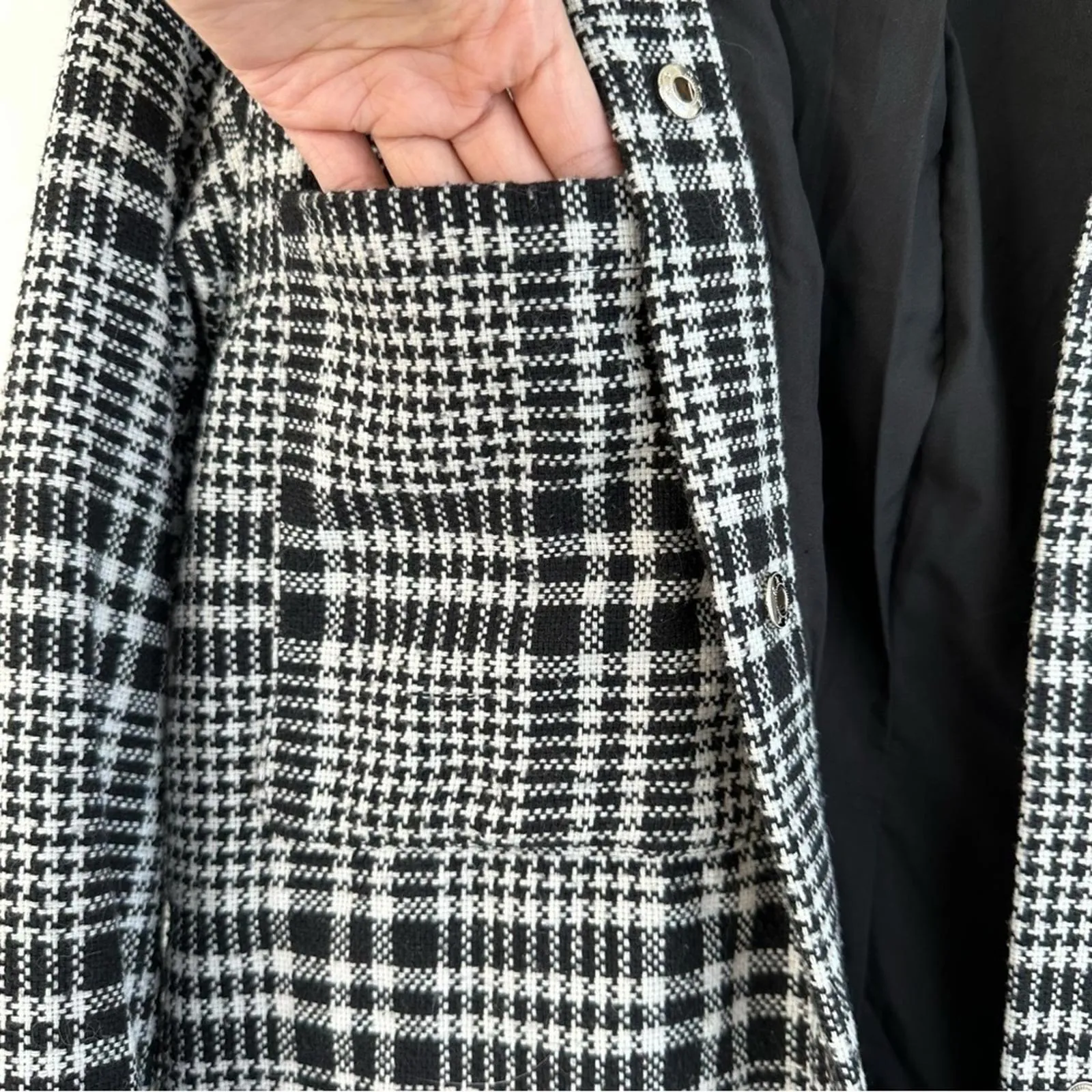 4th & Reckless Chester Plaid Oversize Blazer Shirt Jacket black white XS - Image 6