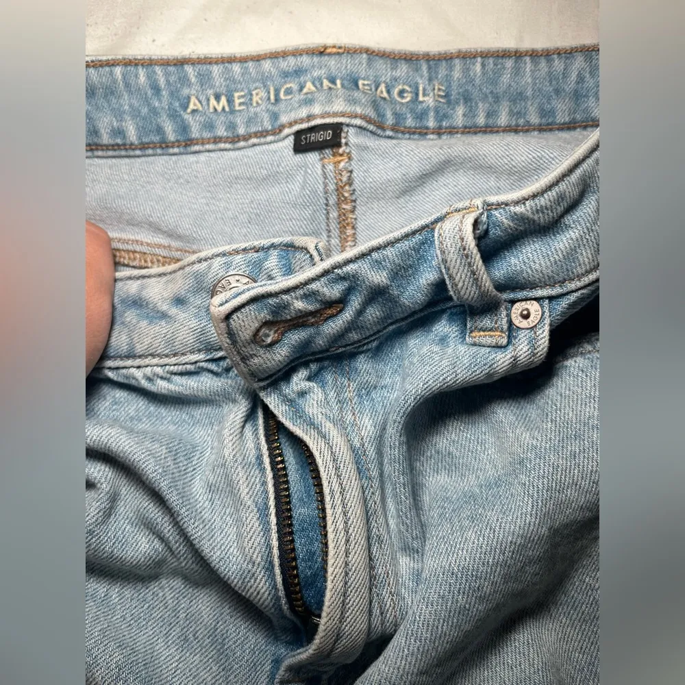 American Eagle Women Mom Jeans size 10 - Image 5