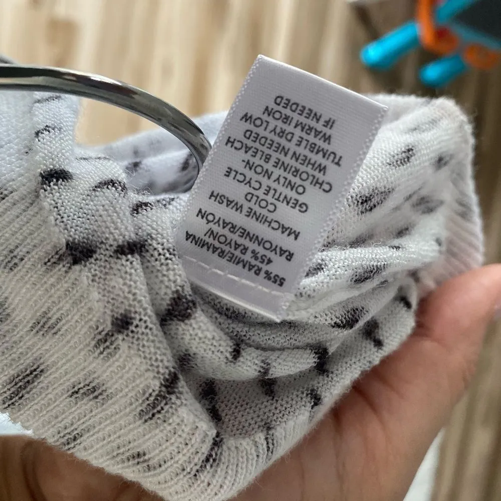 Loft Sweater Women's Size Medium Black and White Pattern ButtonUp Cardigan - Image 3