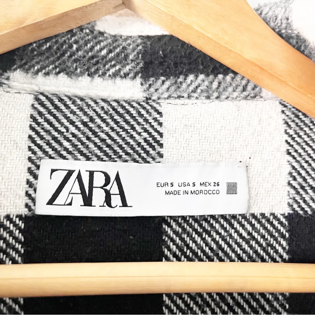 ZARA  Cropped Check Knit Jacket in Black White - Image 4