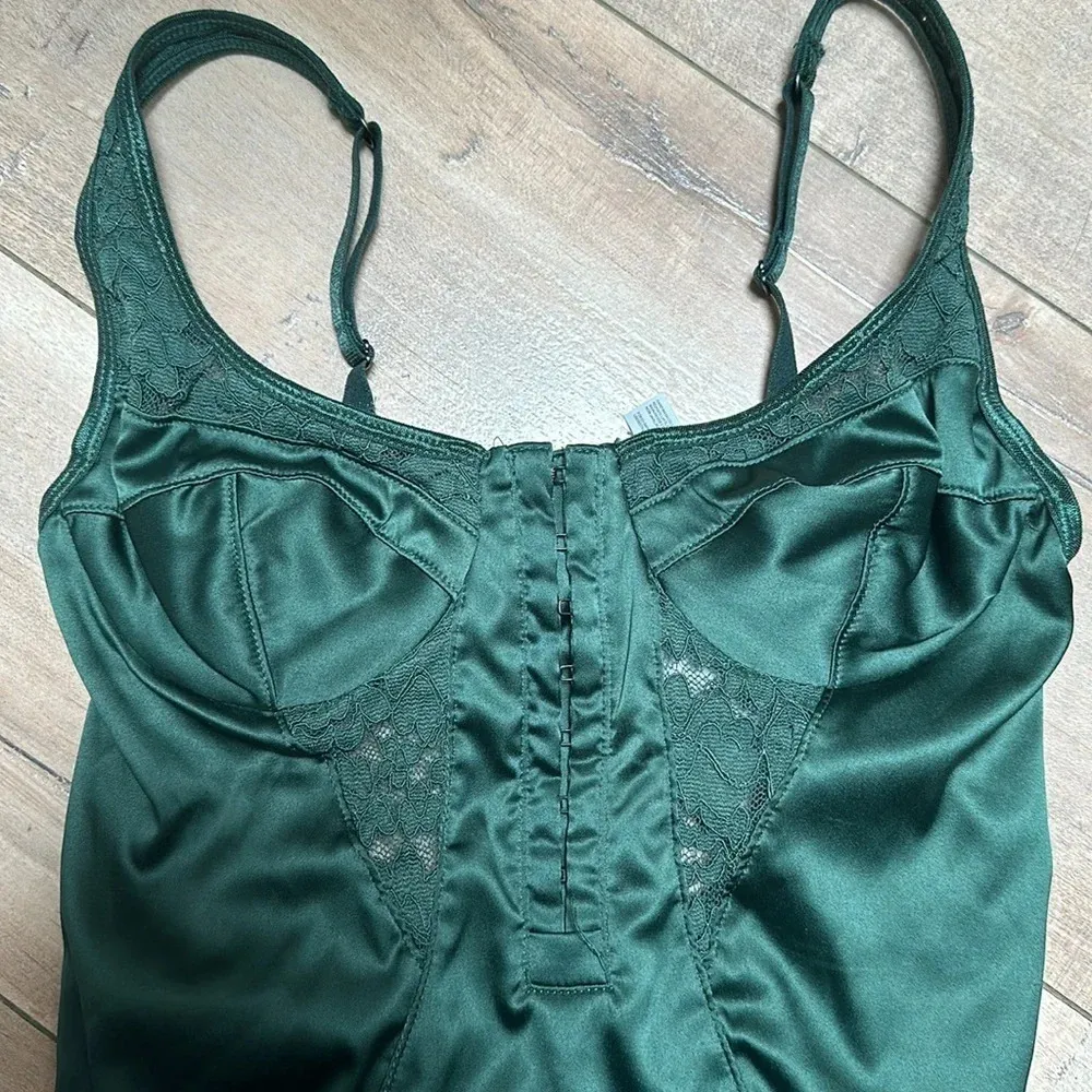 Urban Outfitters Green Satin & Lace Corset Bustier Bodysuit Out from Under Sz XS - Image 6