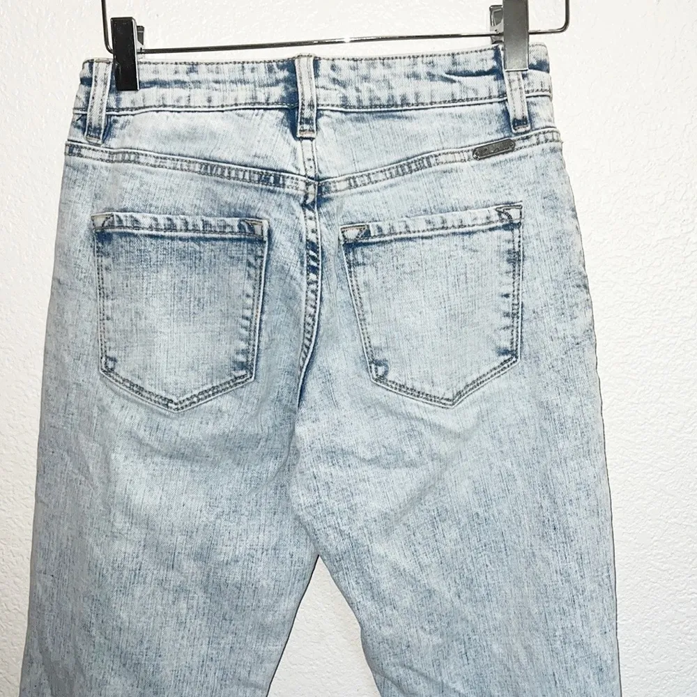 KanCan Signature Light Acid Wash Distressed Relaxed Fit Jeans Size 24 - Image 6