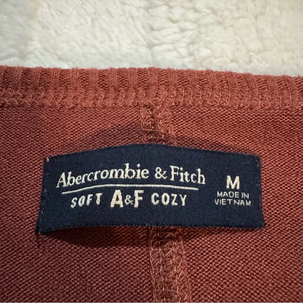 Abercrombie & Fitch Women’s Rust Orange V-Neck Knit Sweater Top, Size Medium - Image 3