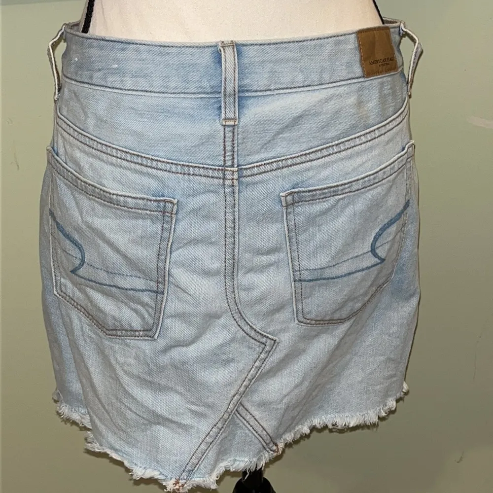 American Eagle Outfitters distressed light wash mini denim skirt - Image 3