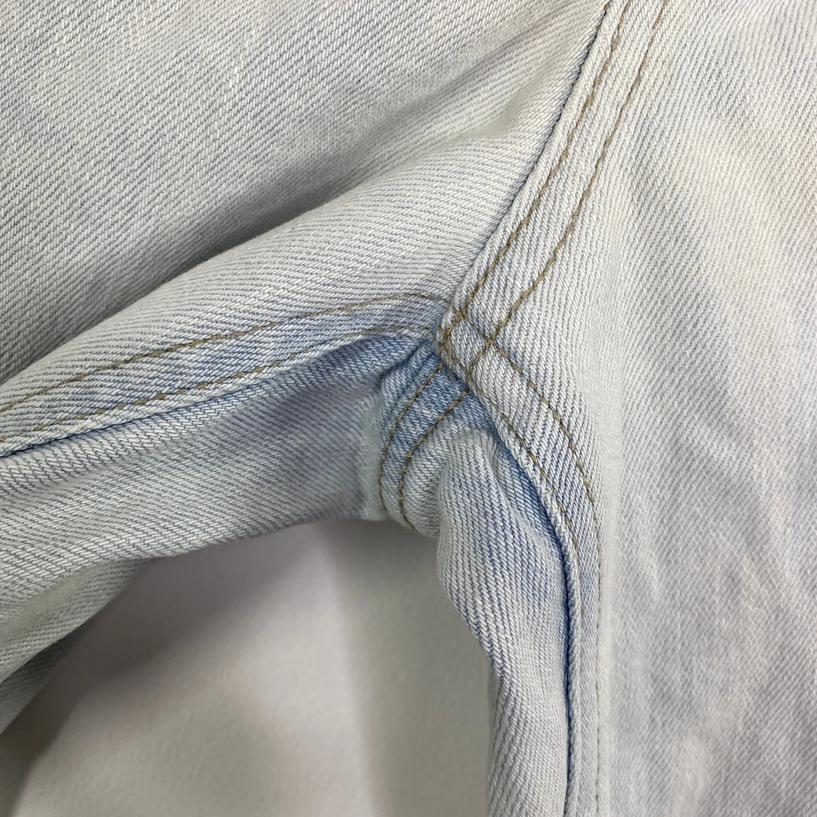 Wild Fable Highest Rise Light Wash Blue Denim Mom Jeans Women's Size 8 - Image 7