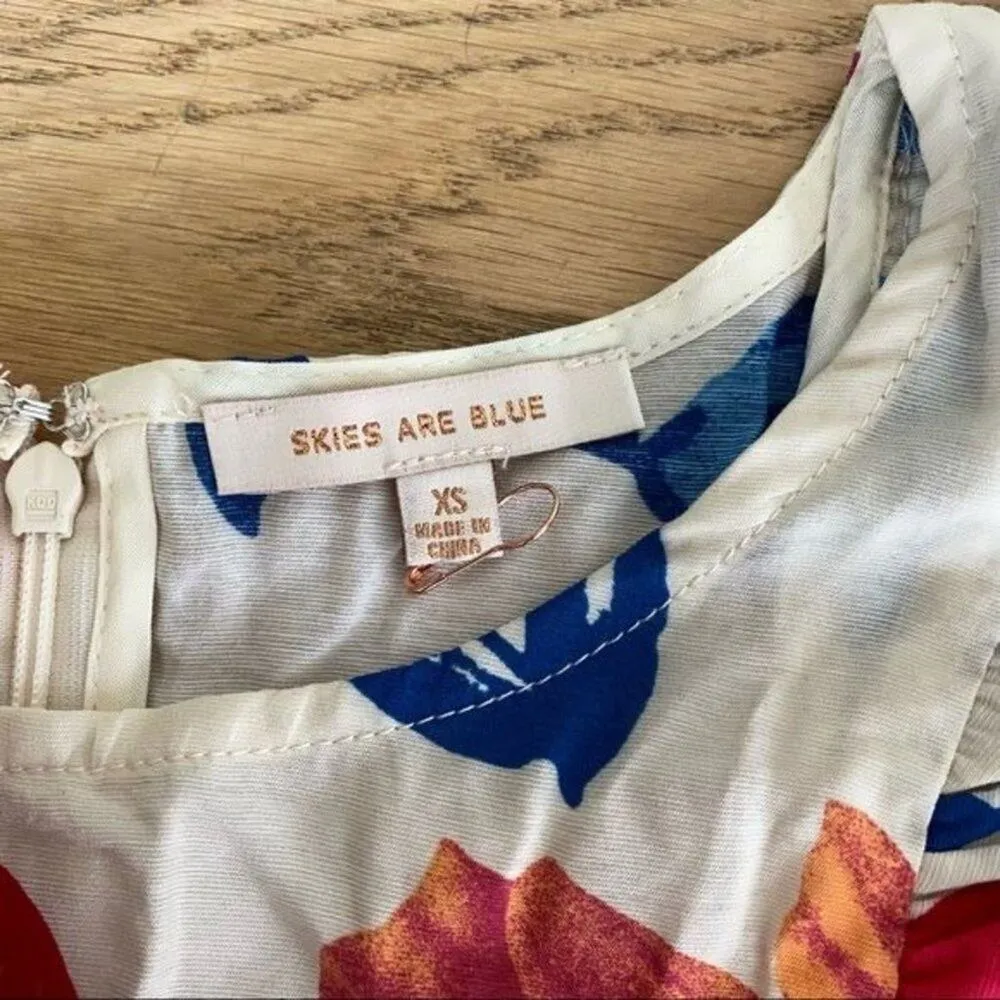 Skies are Blue - Floral Print Ruffle Short Sleeve Round Neck Peplum Top in White - Image 3