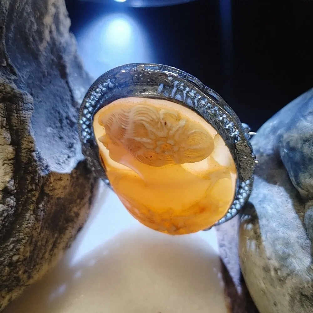 Left Facing Cameo Floral Brooch Pin Antique Carved Shell Silver Tone Filigree White - Image 4