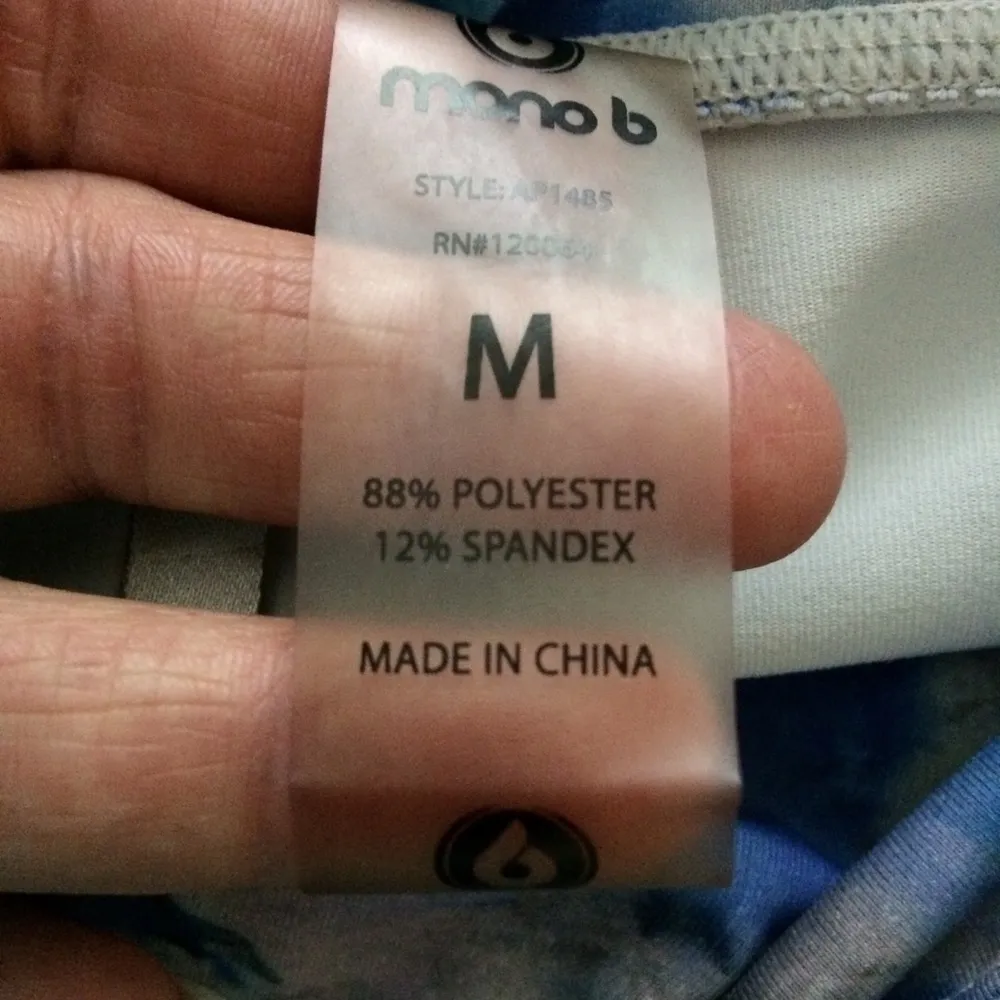 Mono B Watercolor Athletic Capri Ruched Hem Leggings - Image 4