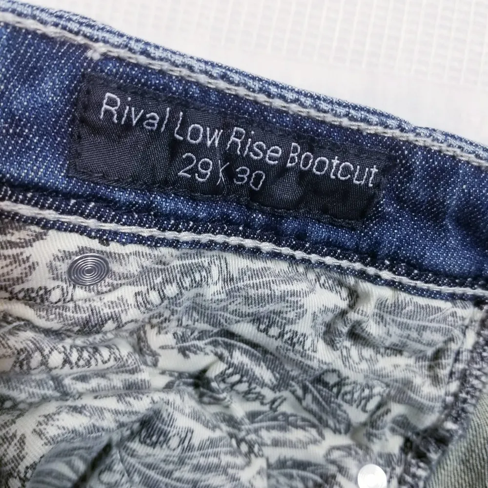 Y2K Rock & Roll Denim Embroidered Rival Low Rise Bootcut Jeans Size 29 - Image 10