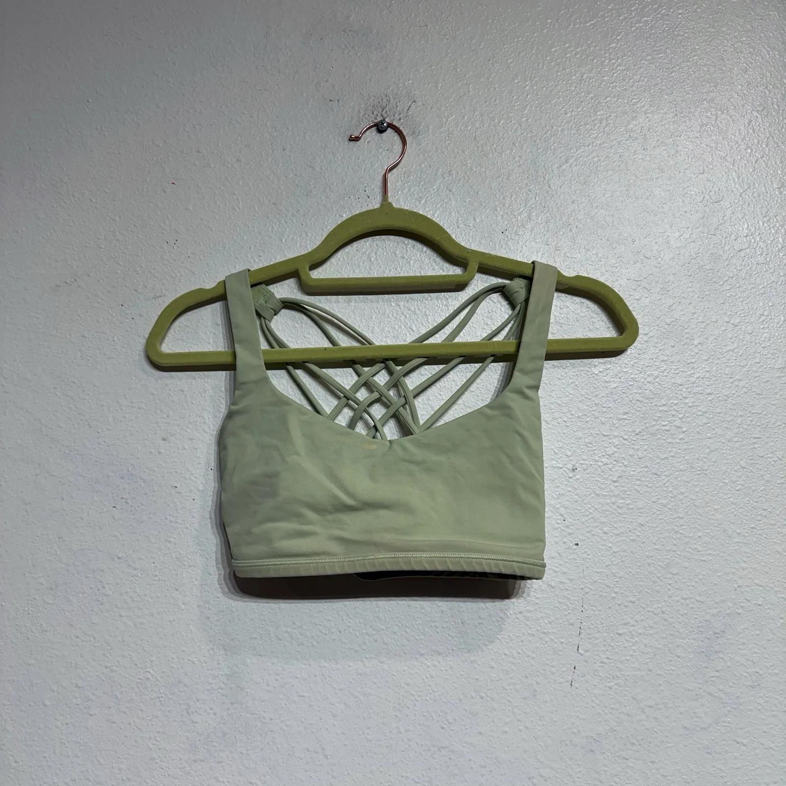 Lululemon Citra Lime Free To Be Serene Sports Bra Sz 8 - Image 4