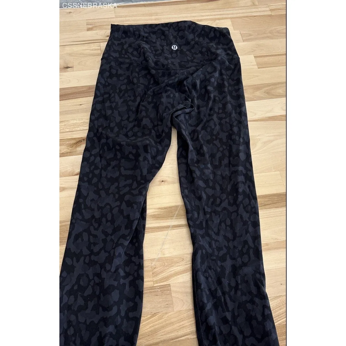 Lululemon Clack Womens Black Cheetah Print Leggings - Size 4 - Image 2