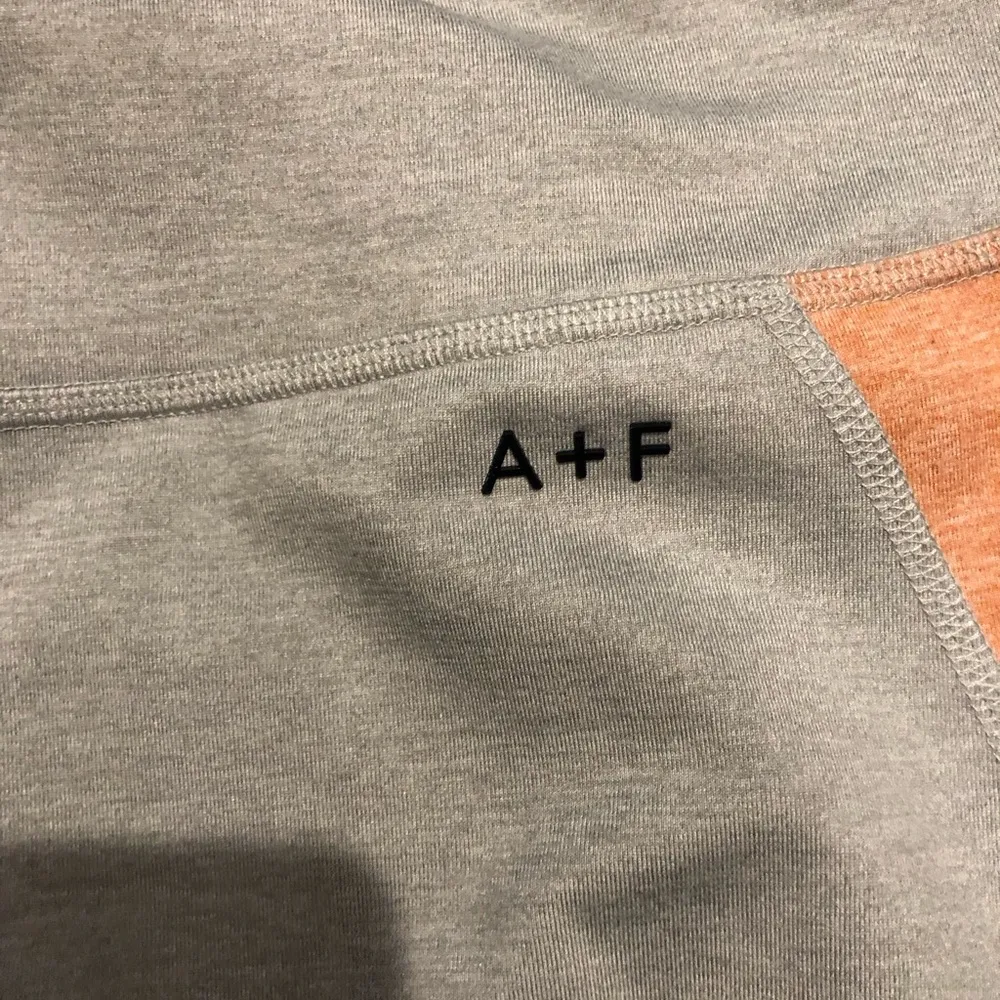 Abercrombie and fitch athletic leggings - size medium - Image 2