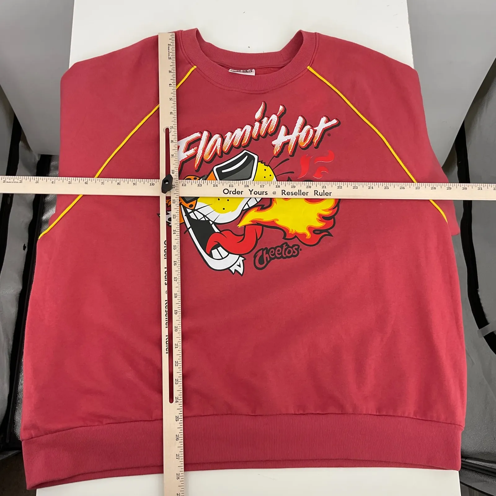 Cheetos Flamin Hot Crewneck Sweatshirt Graphic Print‎ Red XXL - Image 5