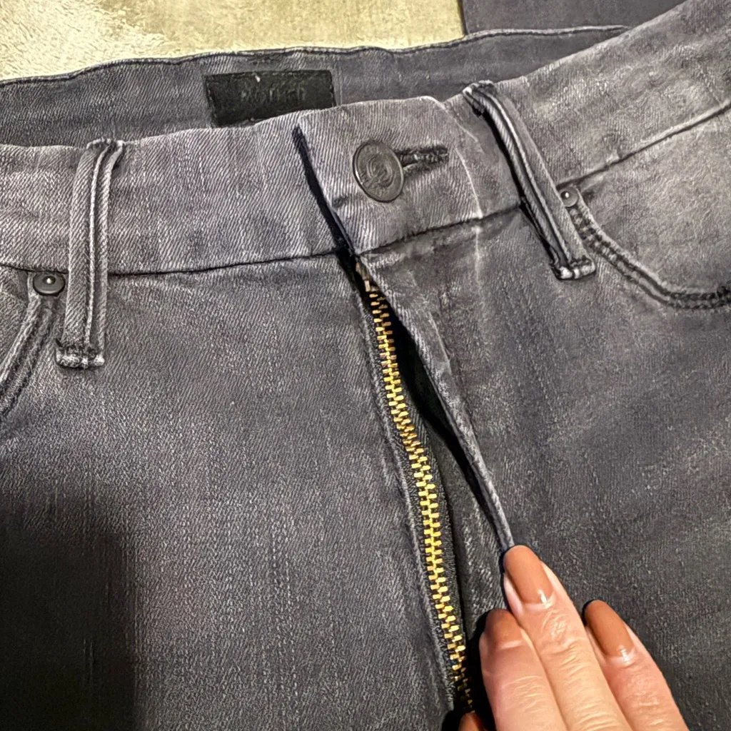 MOTHER THE LOOKER ANKLE FRAY JEANS - Image 7