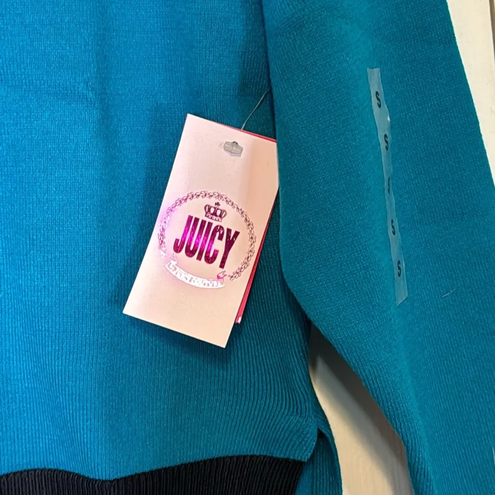 NWT JUICY Sweater Peacock Blue White Black Trim Side Slits Size Small - Image 3