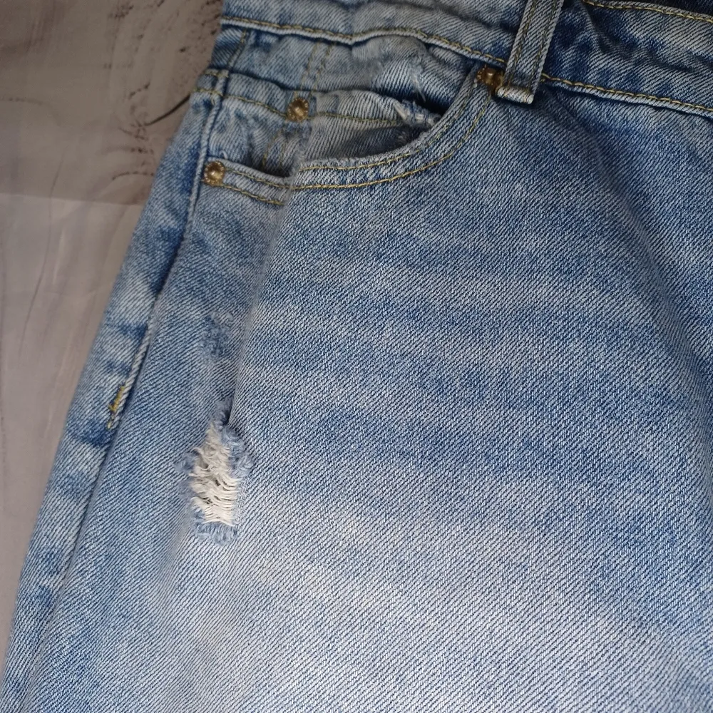 OAT New York Light Blue Distressed Women's Jeans Size 29 - Image 9