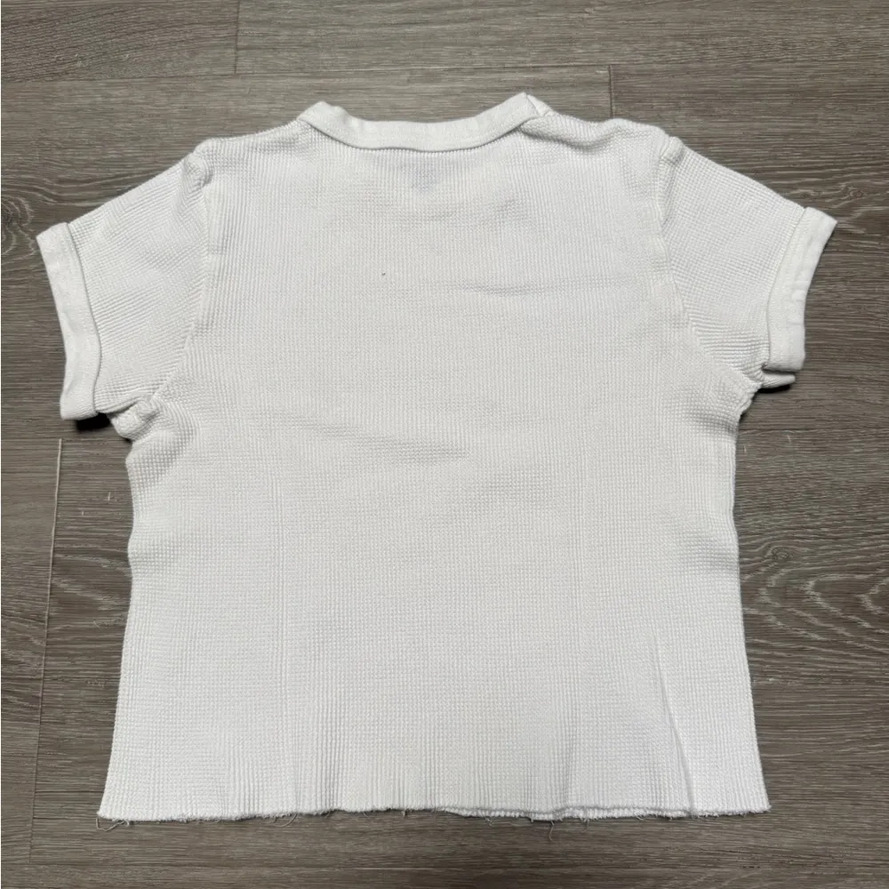 white brandy melville waffle cropped baby tee shirt - Image 5