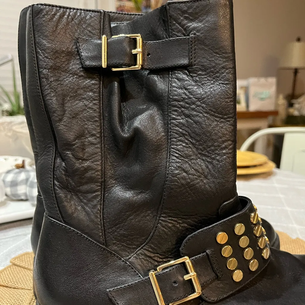 Jessica Simpson Skylar Black Leather Moto Boots with Gold Hardware Sz 8 - Image 5