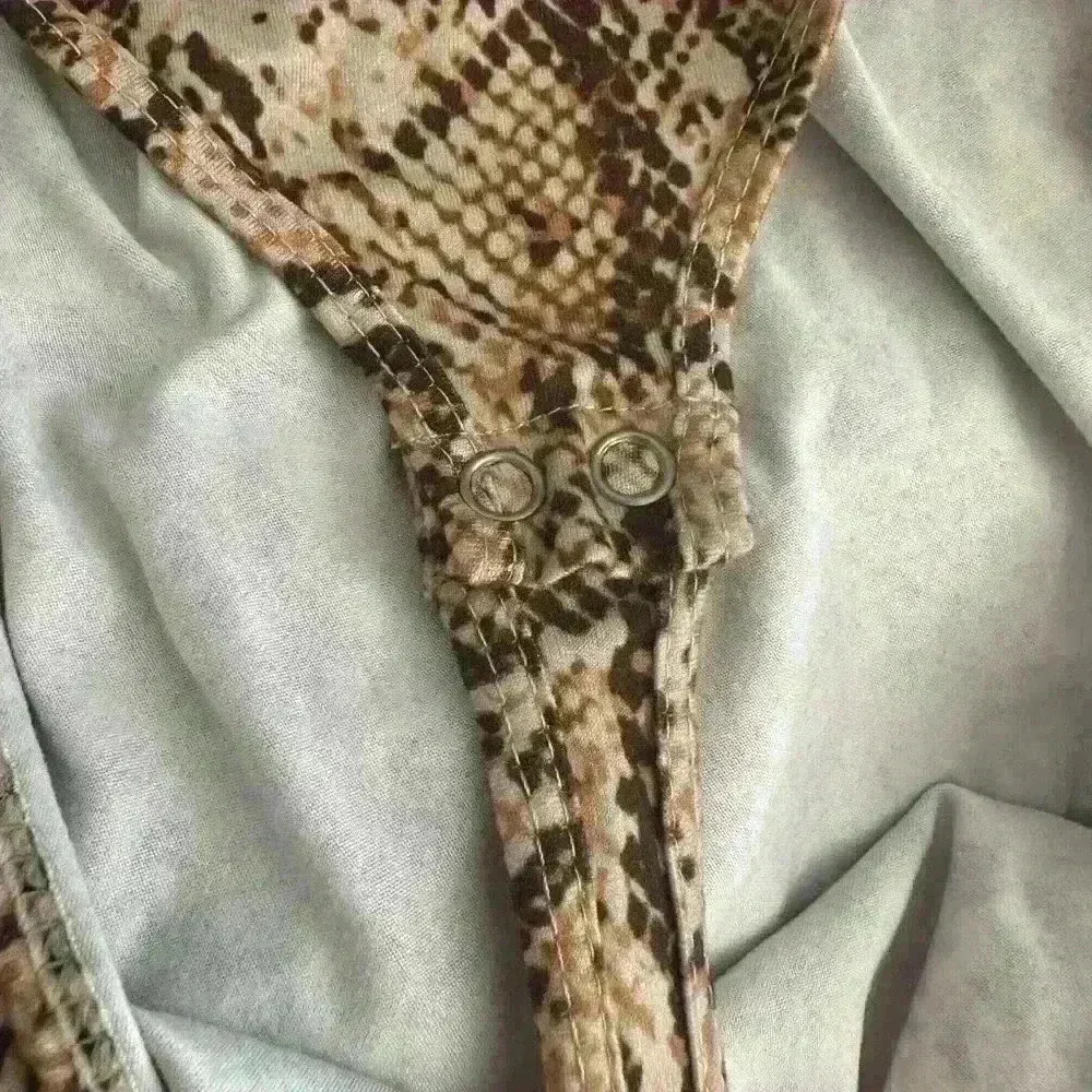 Sofia Jeans by Sofia Vergara Women's Long Sleeve Printed Bodysuit (449) Brown Size L - Image 10